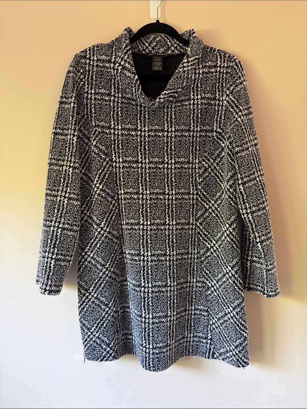 Black & White Plaid Hooded Tunic Top
